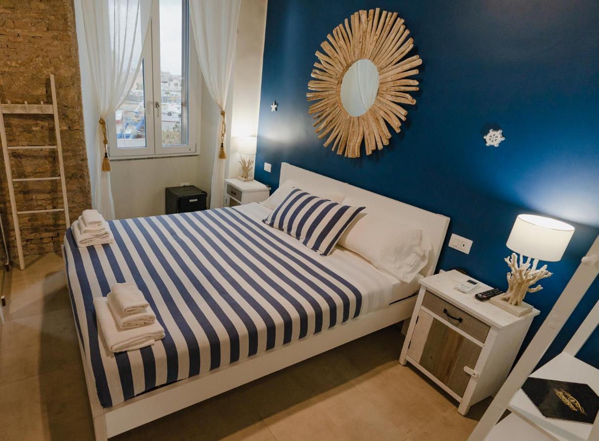 Le Boutique Luxury Rooms Diffused In Historic Center Fiumicino Exteriör bild