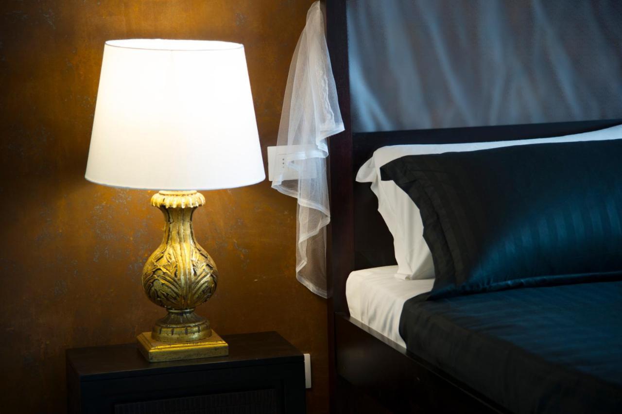 Le Boutique Luxury Rooms Diffused In Historic Center Fiumicino Exteriör bild