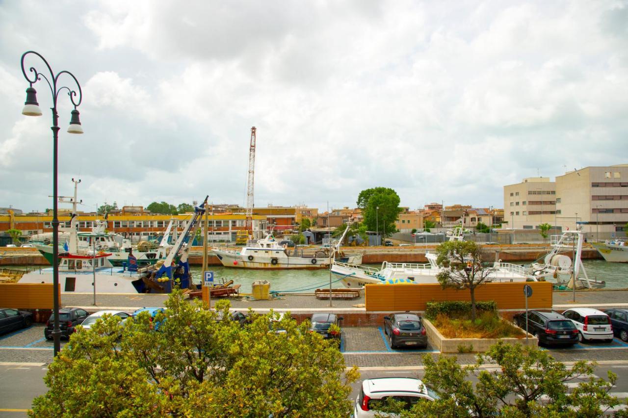 Le Boutique Luxury Rooms Diffused In Historic Center Fiumicino Exteriör bild